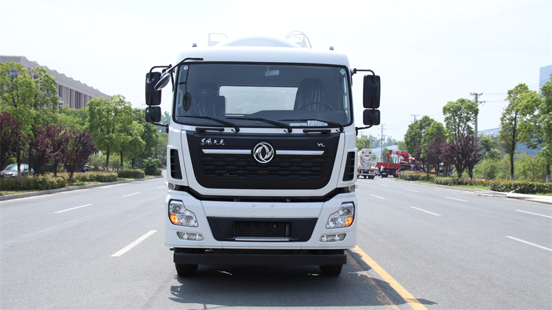 28方東風(fēng)天龍VL粉粒物料車